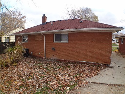 3rd image of 262 Gayle Dr