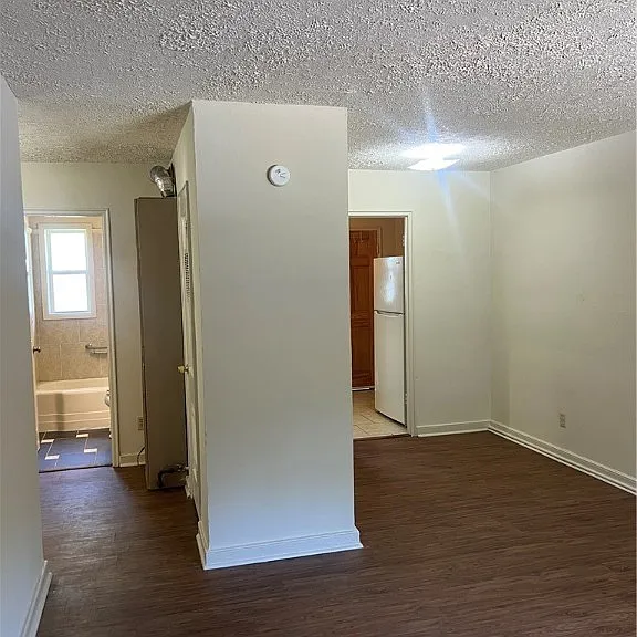 601 Monticello Dr — Photo 2