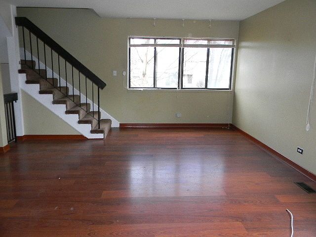 2nd image of 530 Isle Royal Bay