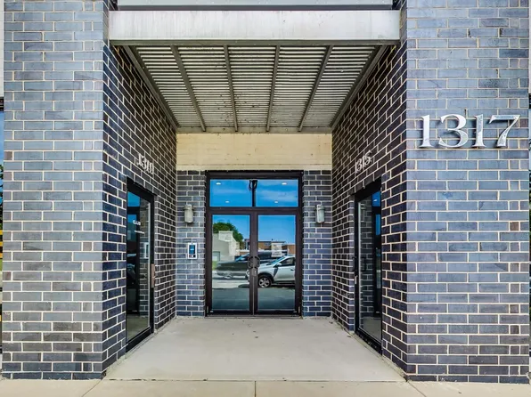 1317 N Larrabee St #304, Chicago, IL 60610