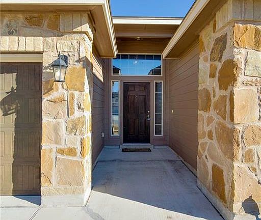 2nd image of 1103 Emerald Gate Dr