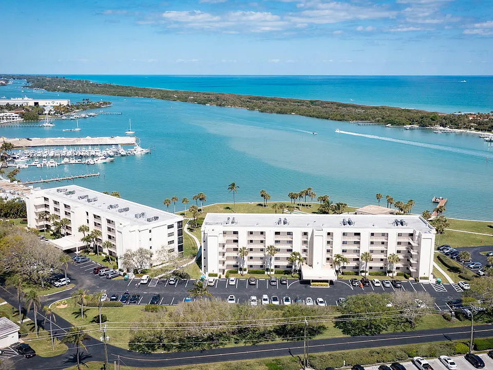 300 Intracoastal Pl #203