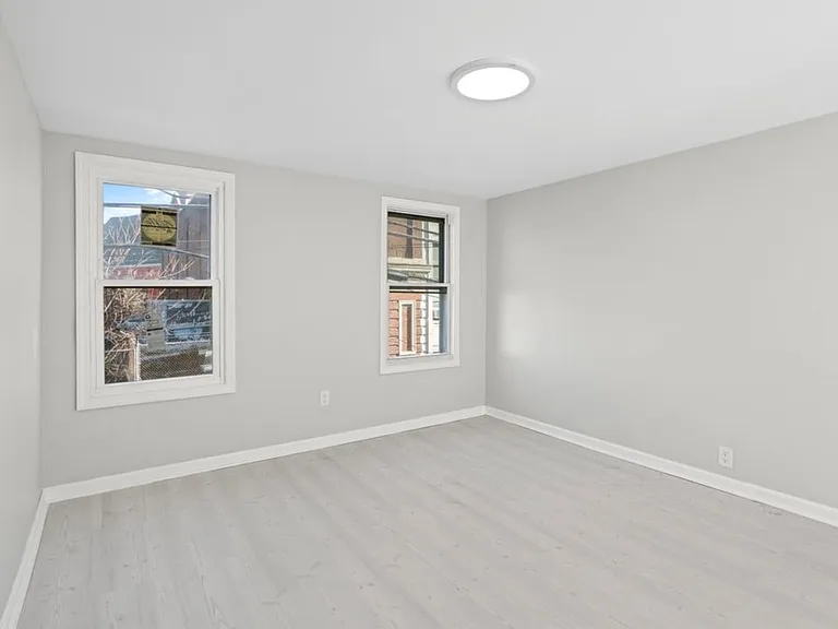 173-175 Lembeck Ave #2A — Photo 7