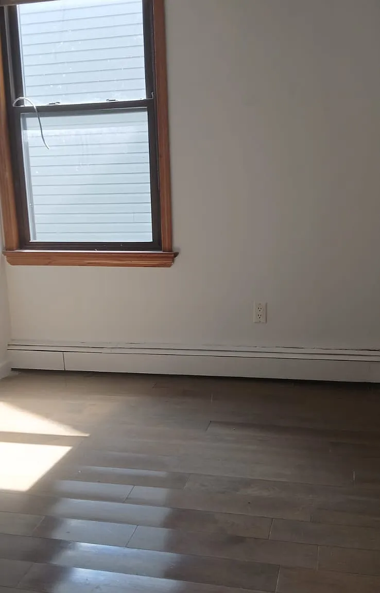 3 bed, 1000 sqft, $2,800 — Photo 1