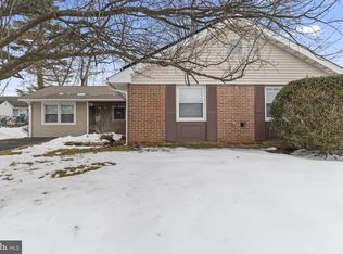 24 Pilgrim Ln, Willingboro, NJ 08046