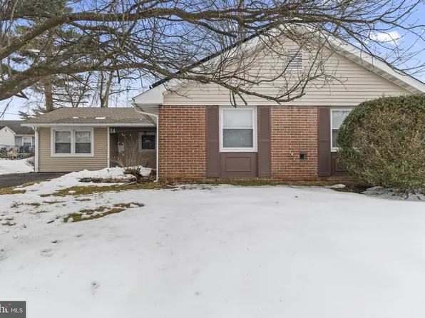 24 Pilgrim Ln, Willingboro, NJ 08046