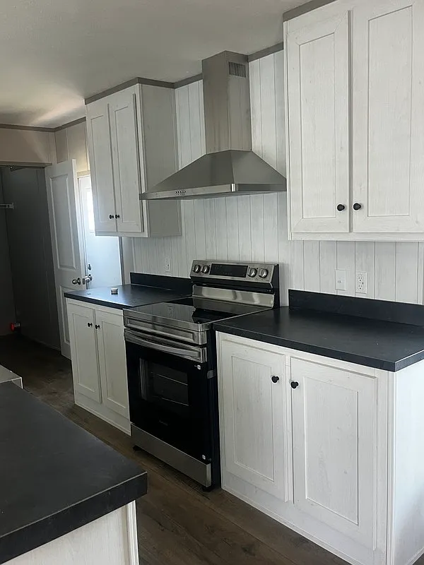 3 bed, 2.0 bath, 1140 sqft, $1,520 — Photo 1
