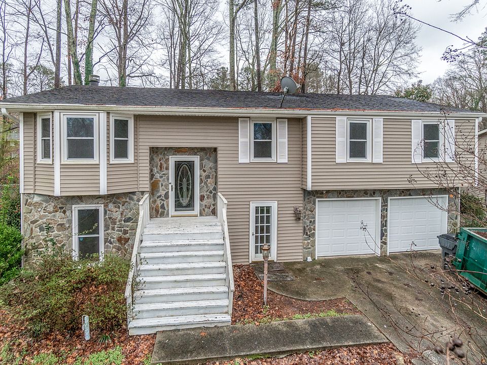 1st image of 3298 Lake Dr