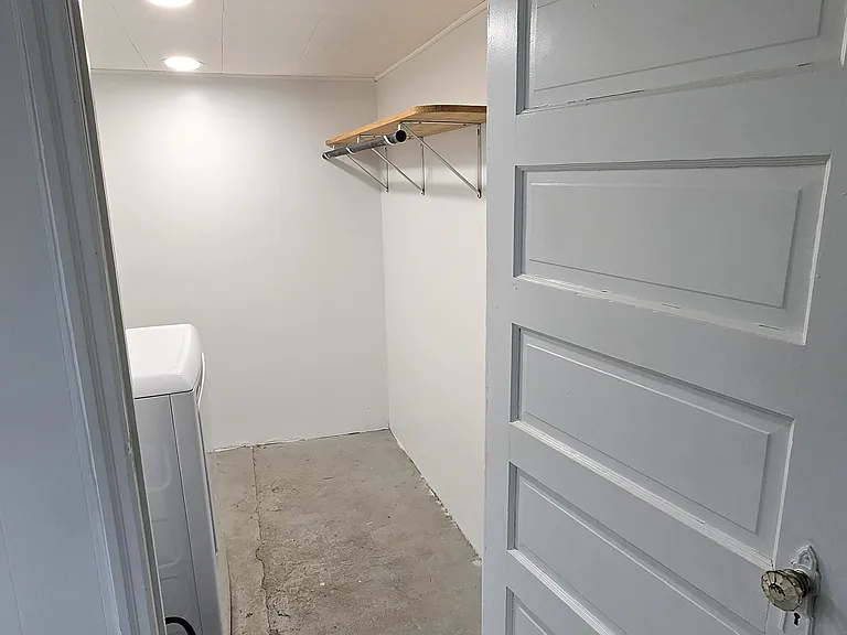 Laundry/closet