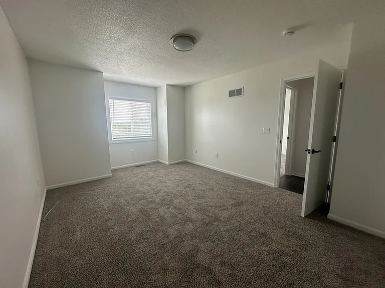 3410 Augusta Dr — Photo 9
