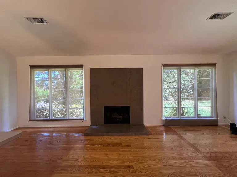 3117 Oakcrest Dr — Photo 6