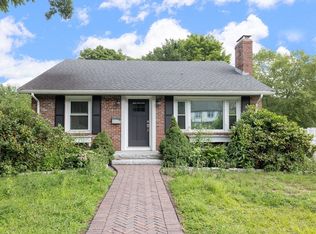 31 Oak St, Wellesley, MA 02482