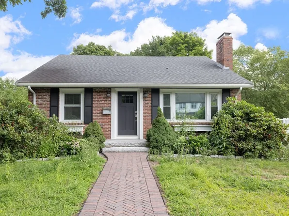31 Oak St, Wellesley, MA 02482