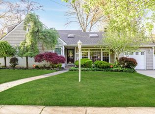 11 Helene Ave, Merrick, NY 11566