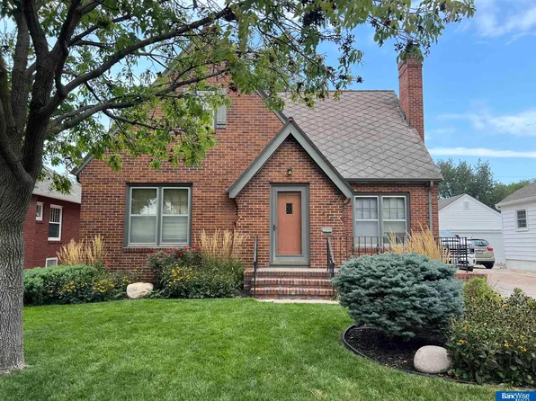 1656 Cheyenne St, Lincoln, NE 68502