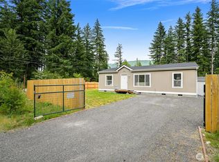 8450 Hazel Ct, Maple Falls, WA 98266