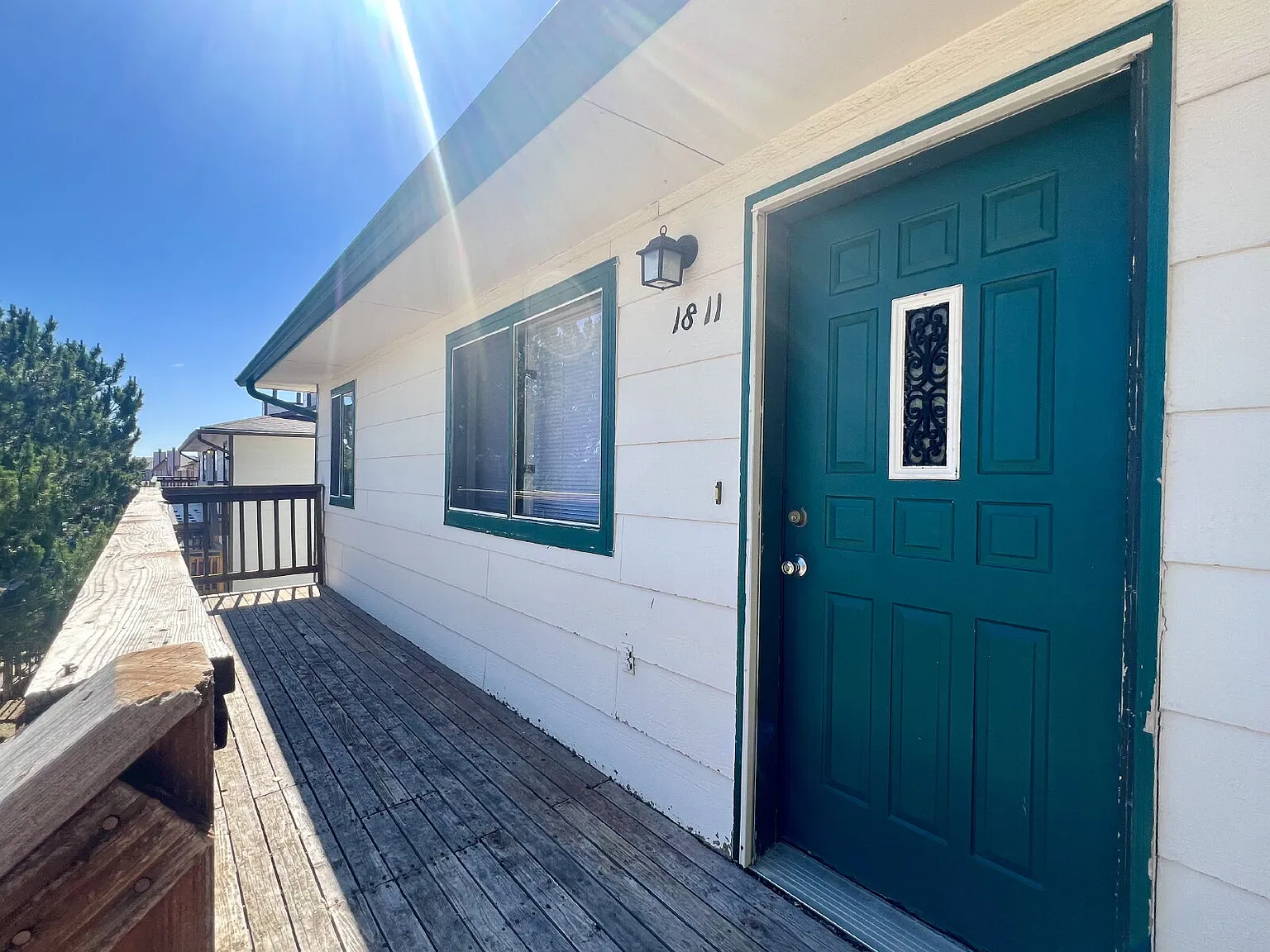 2 bed, 1.0 bath, 969 sqft, $1,350 — Photo 2