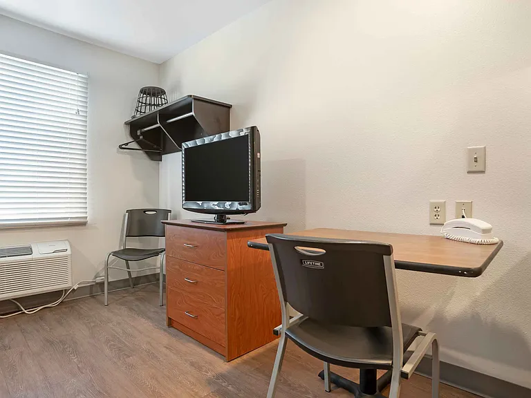 Studio Suite - 1 Full Bed