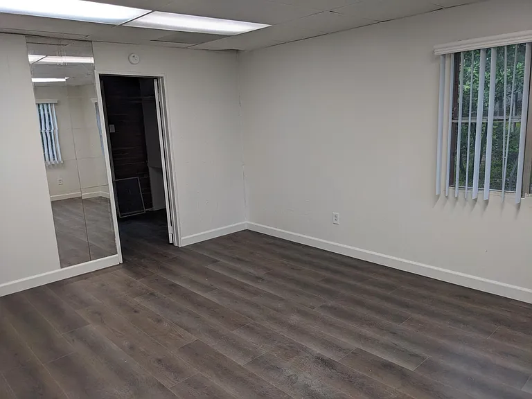 1 Waverly Dr — Photo 15