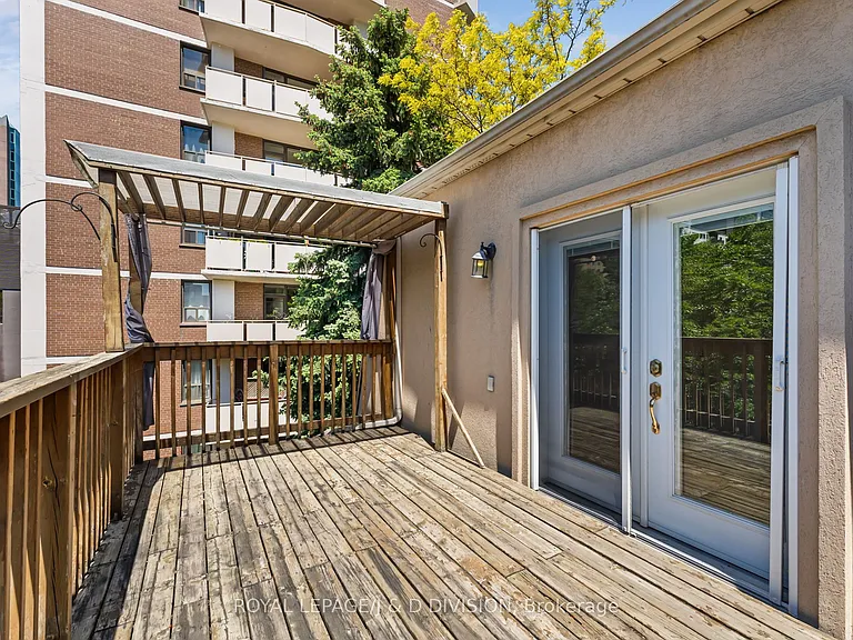 8 Huntley St — Photo 33