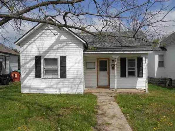 213 W College Street, Aurora, MO 65605