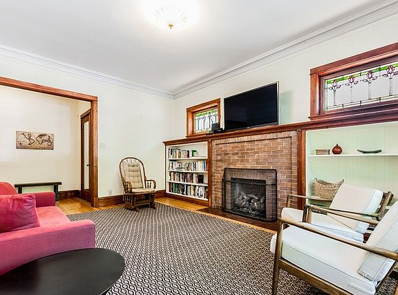 4th image of 5559 S Blackstone Ave #1