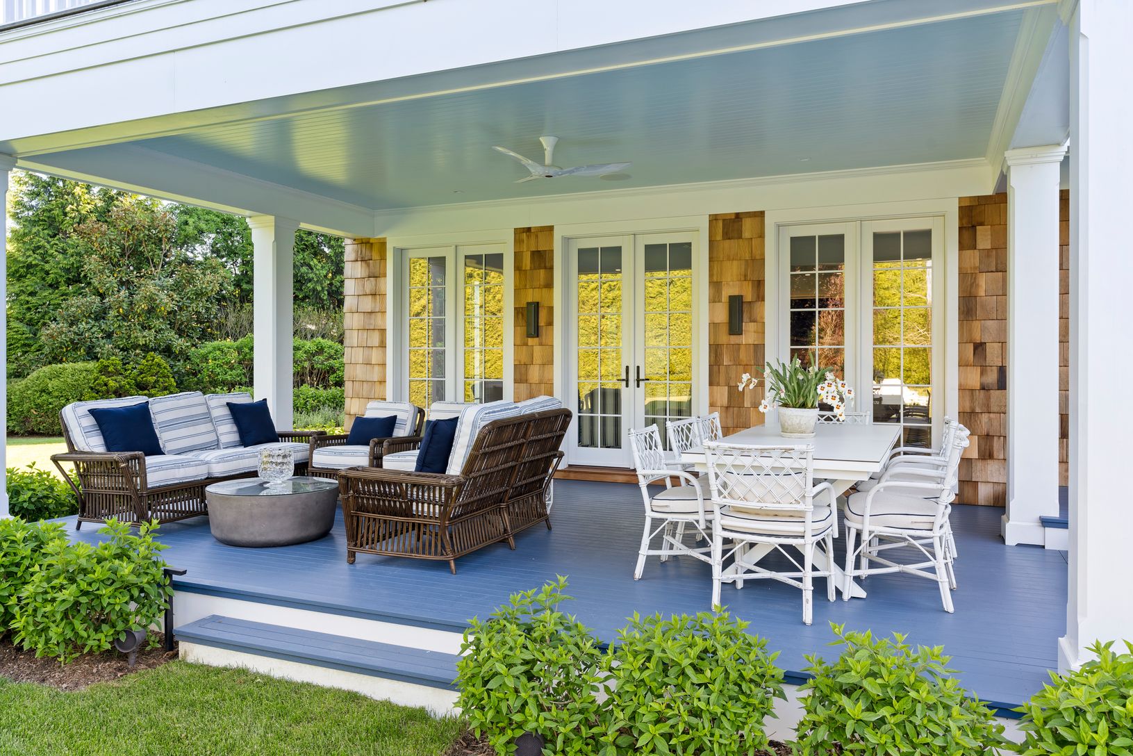 Outdoor Seating and Dining Covered Porch