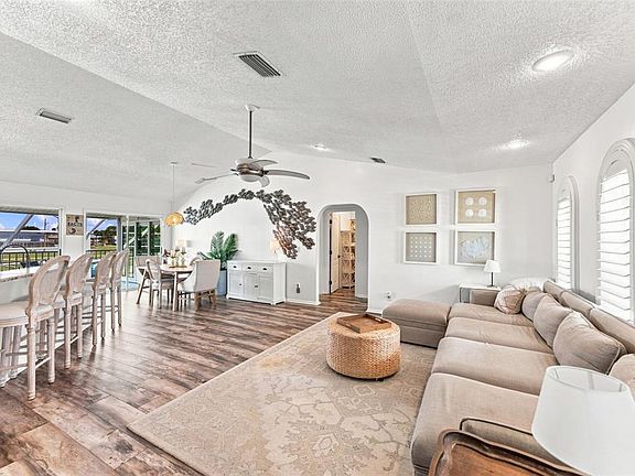 5th image of 4017 Triggerfish Dr