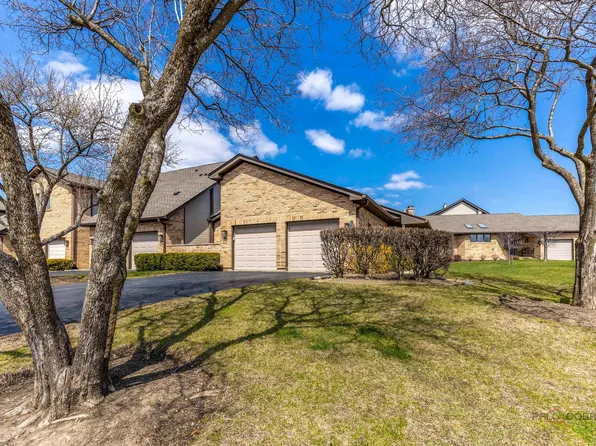 1780 Pebble Beach Dr, Hoffman Estates, IL 60169