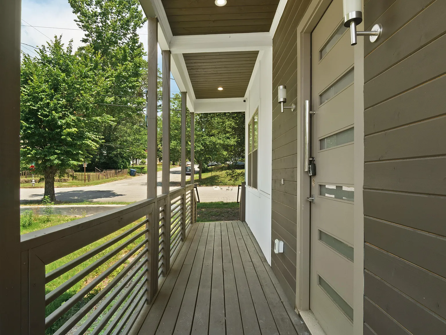 4 bed, 3.5 bath, 2963 sqft, $957 — Photo 3