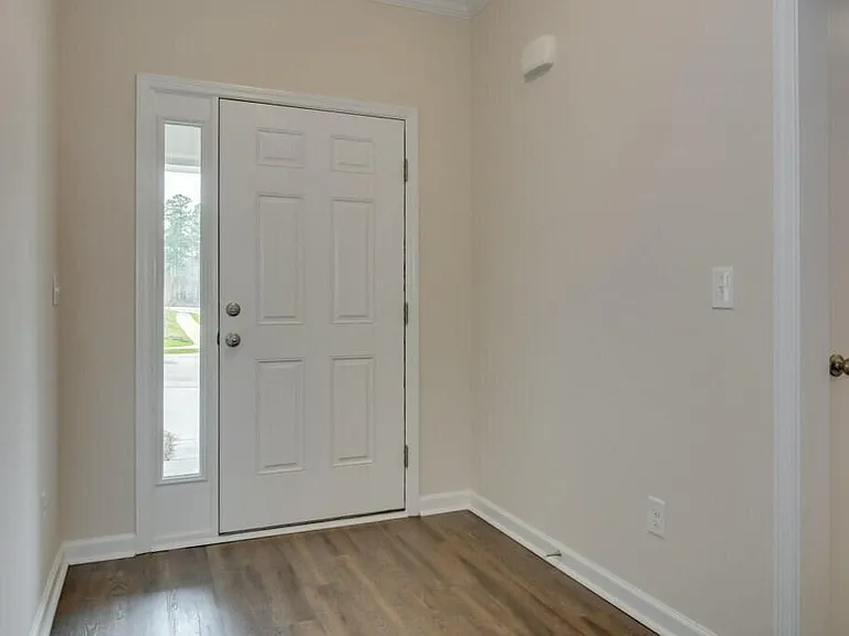 427 Amesbury Dr — Photo 5