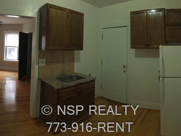 2nd image of 4027 W Melrose St APT 1S