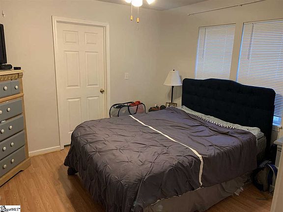 4th image of 303 S Lee St