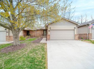 948 Moore Dr, Chelsea, MI 48118