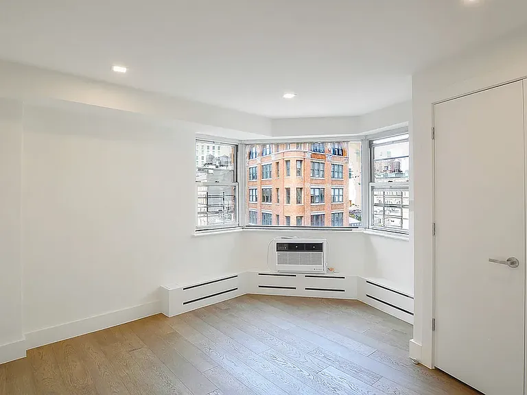 60 E 12th St #7F — Photo 4