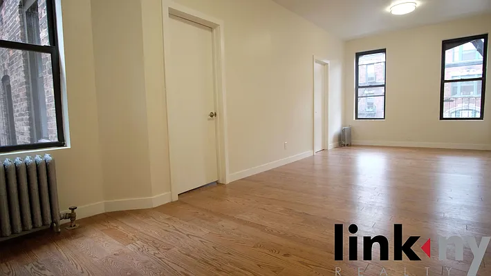 Rented by Link NY Realty | media 8