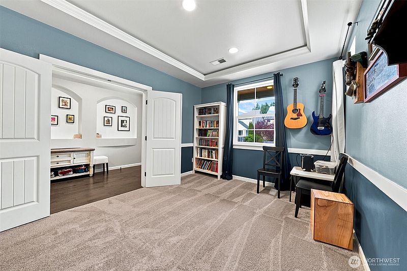 5th image of 14117 Parkview Drive E