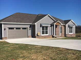 256 W Laurel Dr, Lawrenceburg, TN 38464