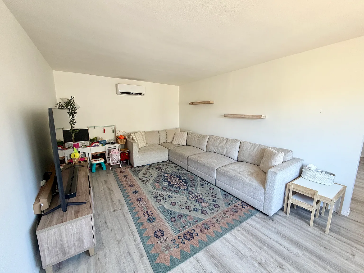 2 bed, 1100 sqft, $3,750 — Photo 4