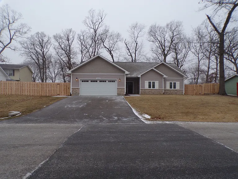 33476 N Evergreen Dr — Photo 41