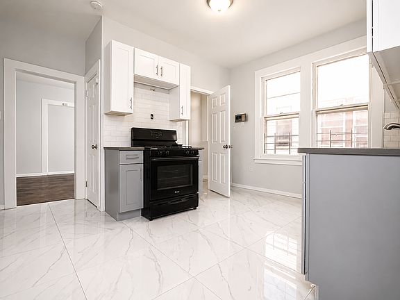 4th image of 22 Ellis Ave #5B