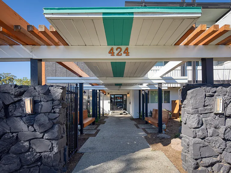 424 Callan Ave — Photo 22