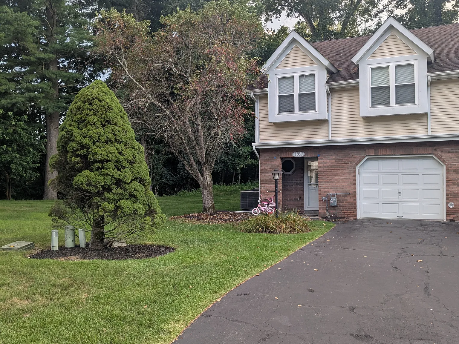 3 bed, 2.5 bath, 1319 sqft, $2,500 — Photo 1