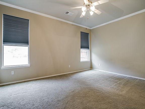 3rd image of 124 Whitney Dr