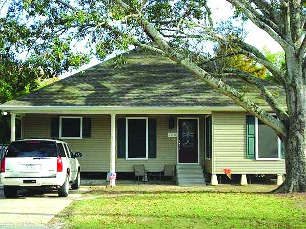 1st image of 706 Oswald St