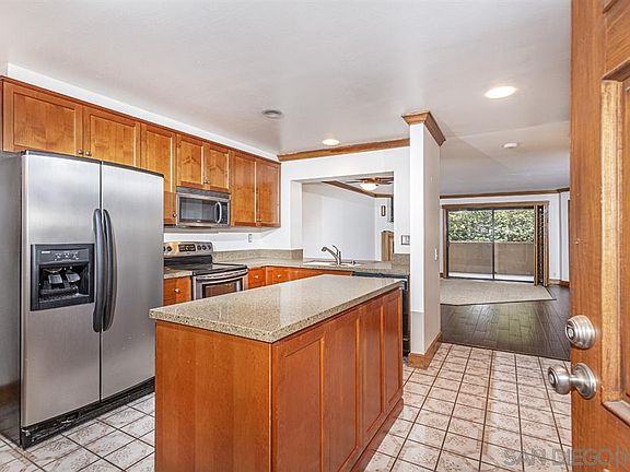 2nd image of 8850 Villa La Jolla Dr Unit 103