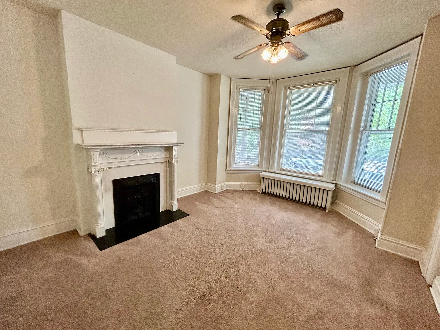 3 bed, $1,995 — Photo 2
