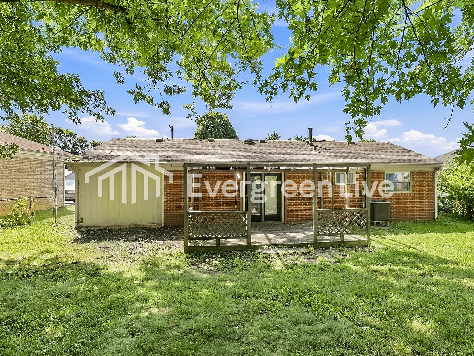 3 bed, 1.0 bath, 1222 sqft, $1,595 — Photo 3