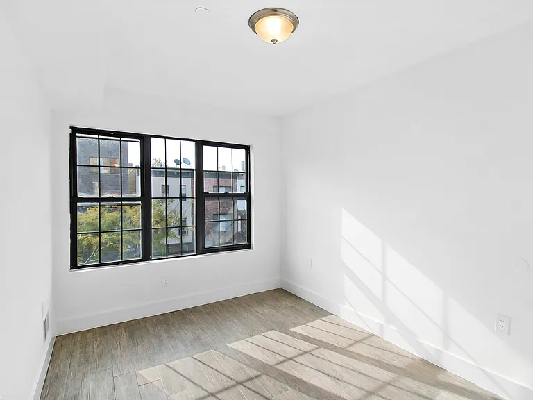 955 Lafayette Ave #2 — Photo 2
