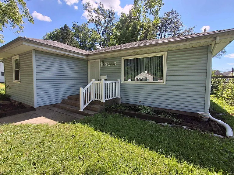 3516 Central Dr — Photo 2